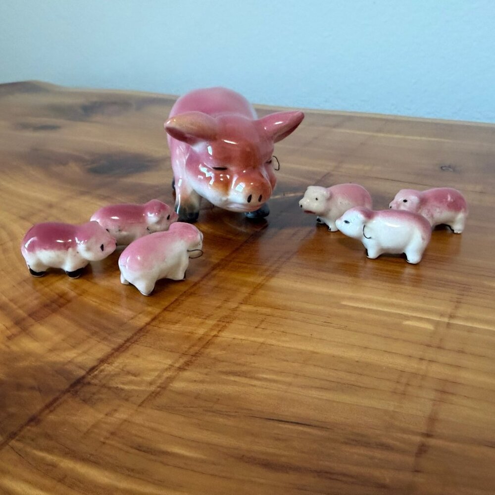 Empress Made in Japan, Vintage Ceramic Momma Pig & 6 Piglets